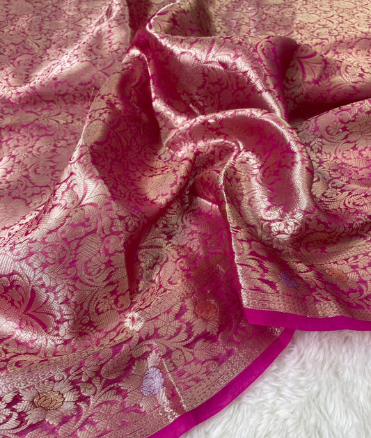 Pure Banarasi Kora Organza Arashi Dyed Saree ✨
Elegant handloom Kora silk with unique 
Arashi Shibori-inspired patterns. Lightweight, graceful & exclusive.
