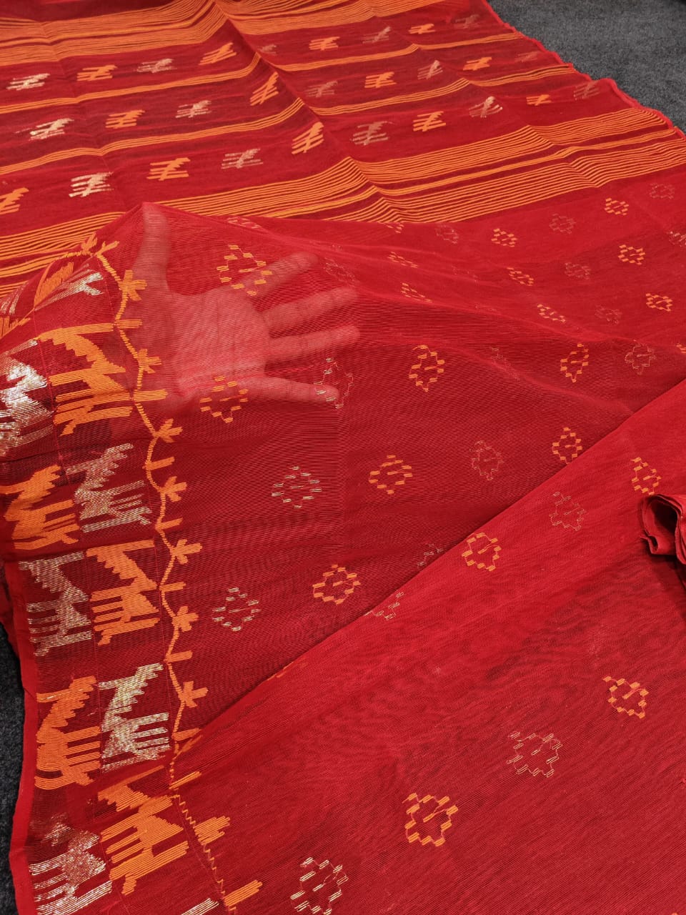 Authentic bangladesi 
half silk jamdani
With bp