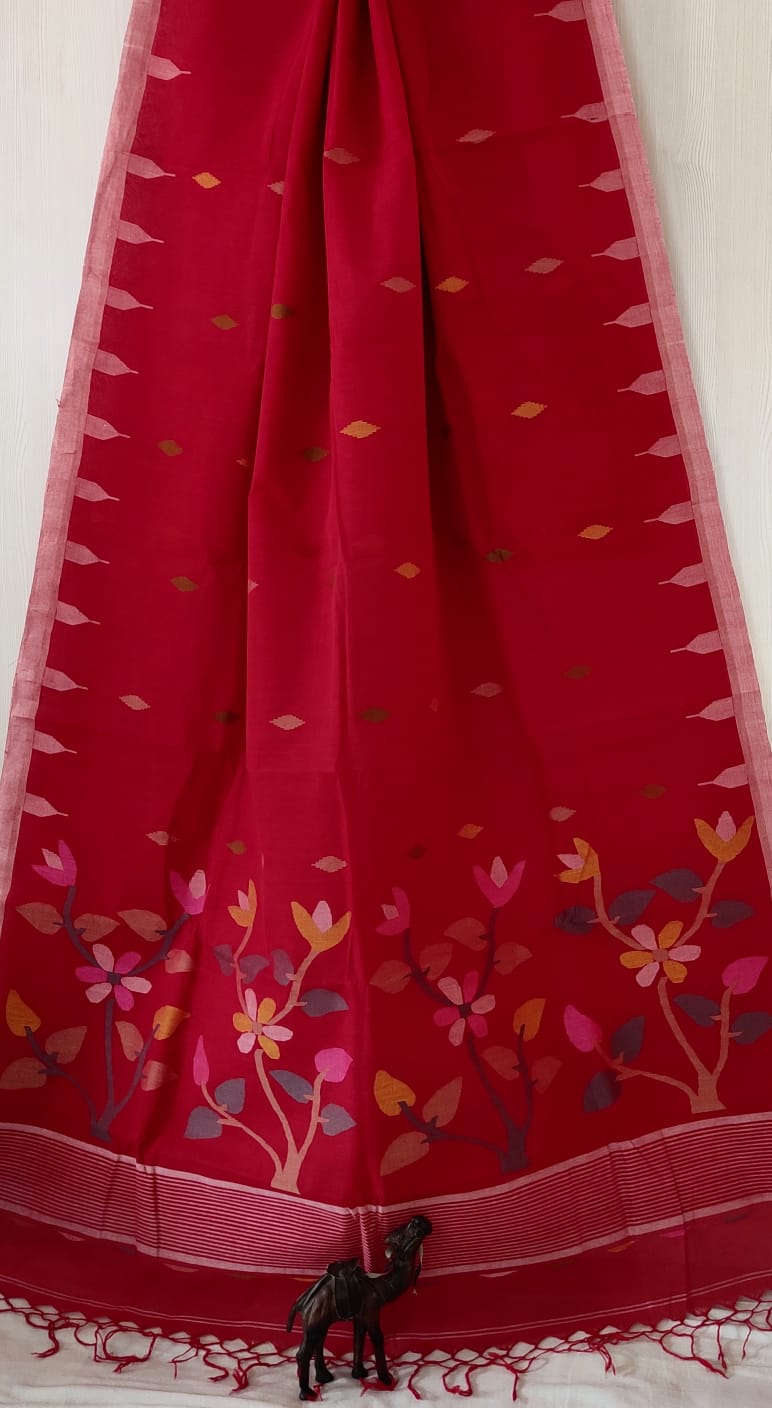Very exclusive,Beautiful 100 Count pure 
Cotton by Cotton Hand Spoon jamdani 
with temple border with very 
elegant jamdani motif pallu
Without bp
