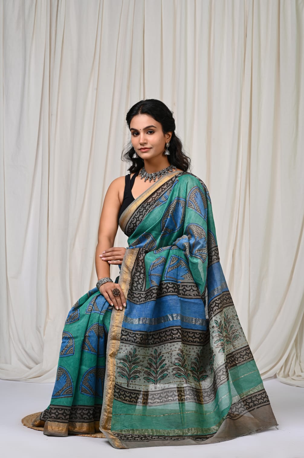 🍁new arrival🍁
Naspal pomegranate print 
👌Maheswari silk saree👌
Hand block printed Maheswari silk sarees with blouse
Size- 6.5 with blouse
Quality- silk by silk
Approx weight- 470 gram
👉Pure hand block
 