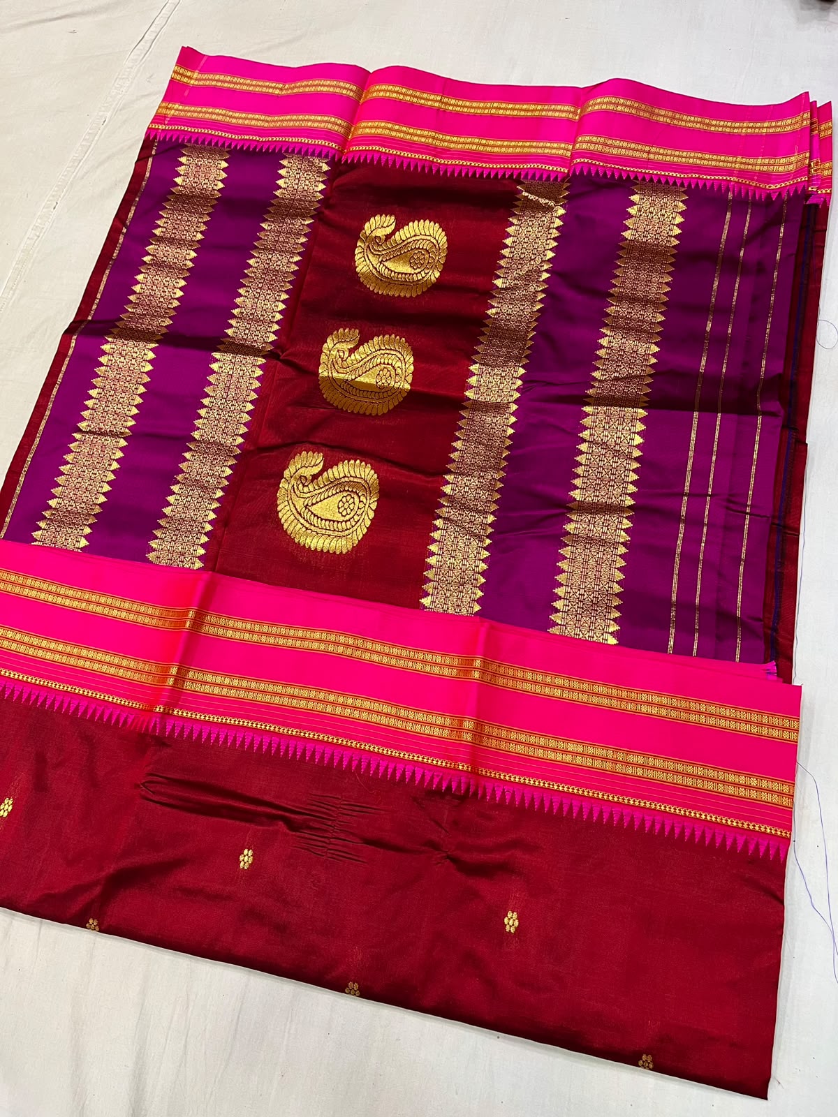 *Narayanpeth silk saree*
Running blouse 
Shoulder butti 
Pure silk
*Price: 6300/- + ship*