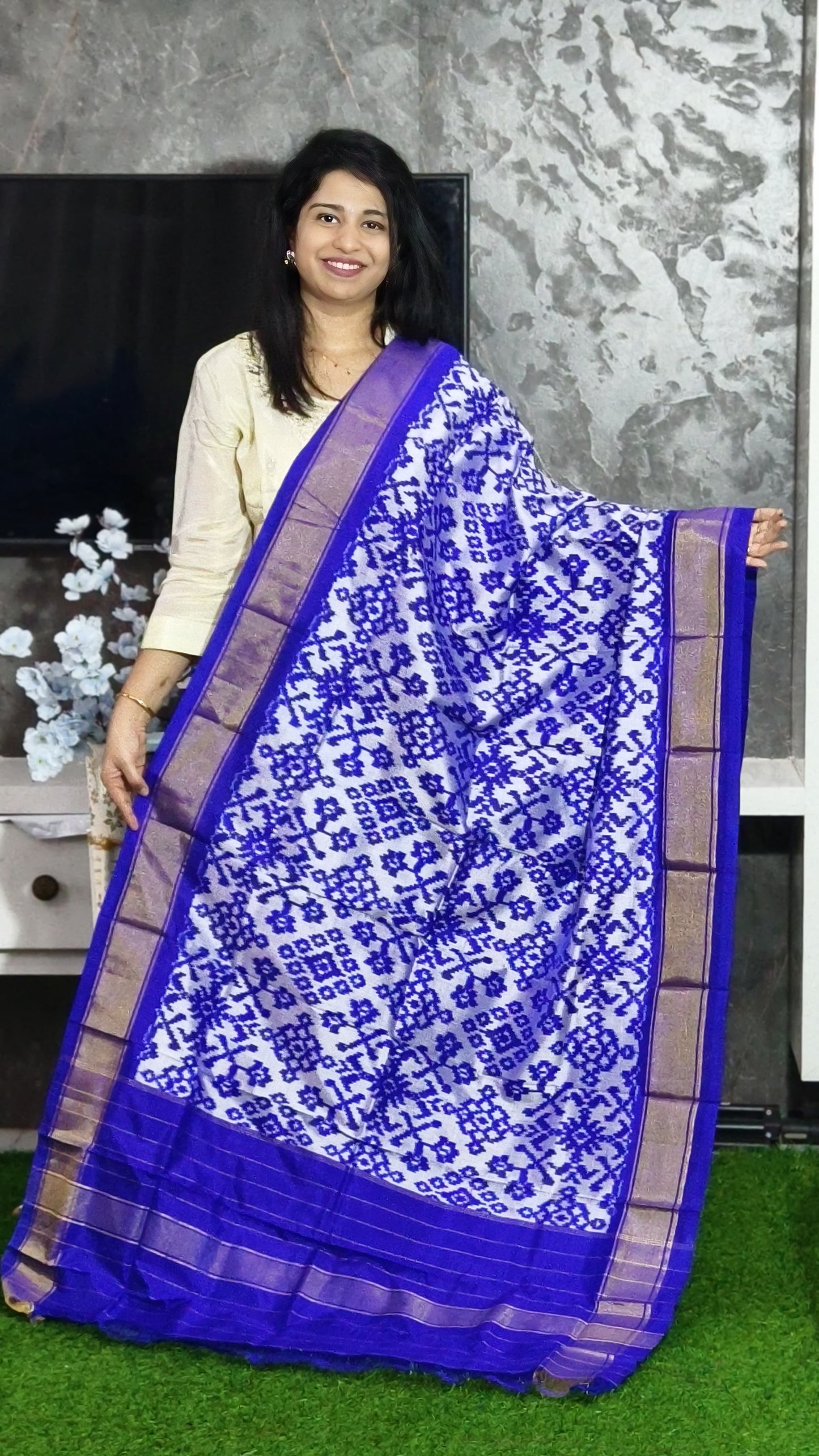 Inaaya | Ikat pure silk dupatta