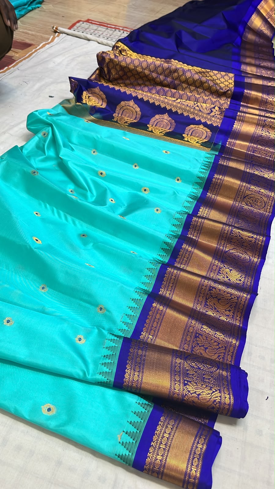 Authentic handwoven pure silk Gadwal