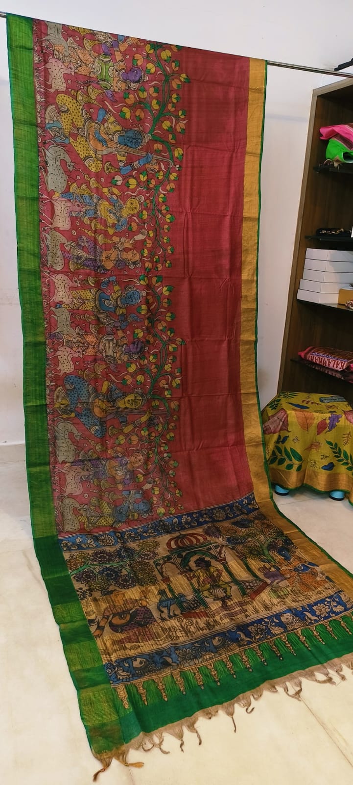 *Kalamkari on Tussar Silk*
*Pen kalamkari*
*Pure desi tusser silk and with hand painted sarees* 
*Length: 6.5 mtr*
*Width 45 inch*