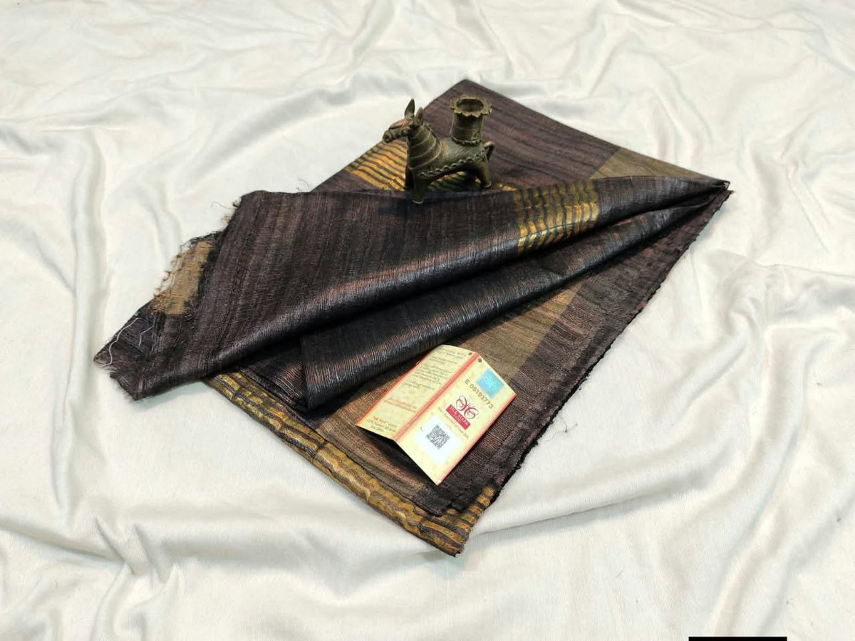 Pure tussar ghicha silk handloom saree with blouse pc.
Silk mark tag 
