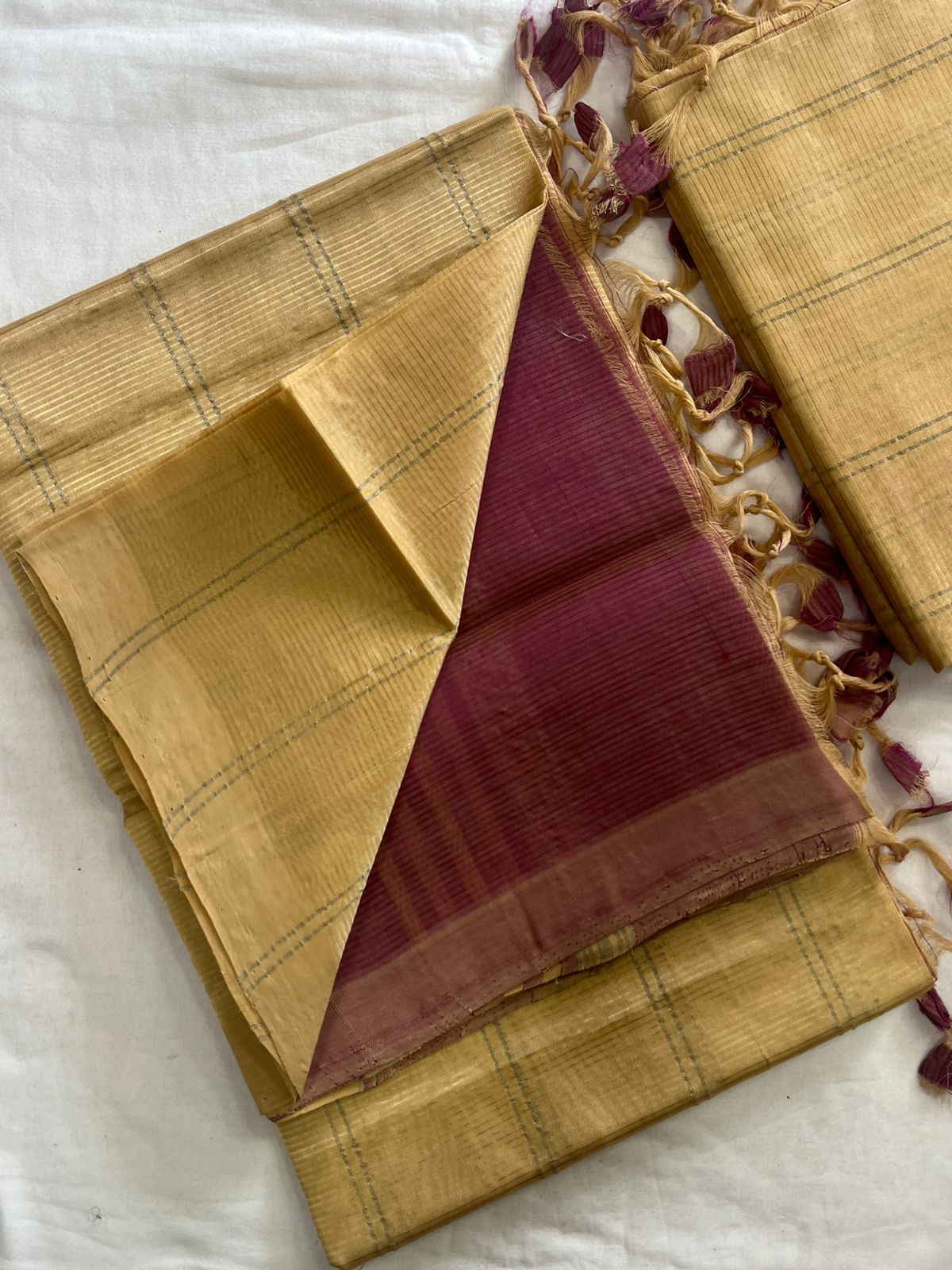 **Material **:- Mangalagiri handloom pattu by cotton 

**Model **:- all-over zari lines model sarees 

Contrast zari lines pallu & blouse