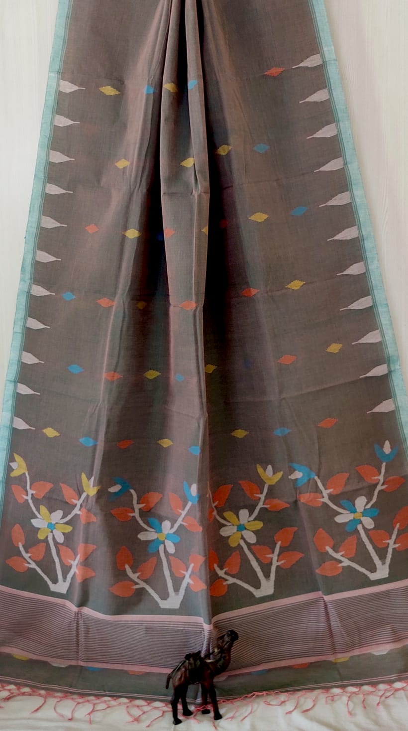 Very exclusive,Beautiful 100 Count pure 
Cotton by Cotton Hand Spoon jamdani 
with temple border with very 
elegant jamdani motif pallu
Without bp