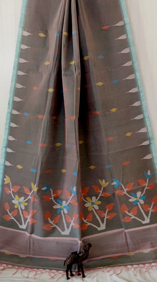 Very exclusive,Beautiful 100 Count pure 
Cotton by Cotton Hand Spoon jamdani 
with temple border with very 
elegant jamdani motif pallu
Without bp