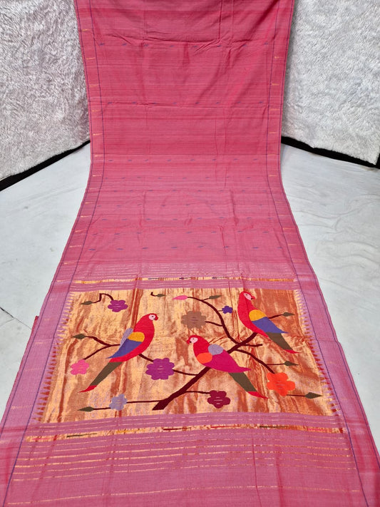 Ek muniya 
cotton handwoven
 paithanis

