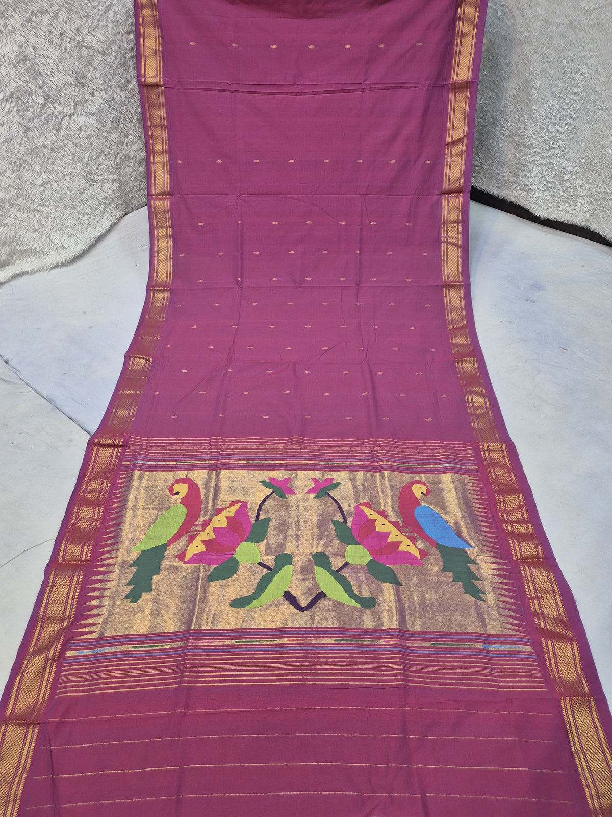 Yeola cotton paithani*
Pure cotton 
Handloom saree
Traditional Narali border 
Running blouse 
Shoulder butta 