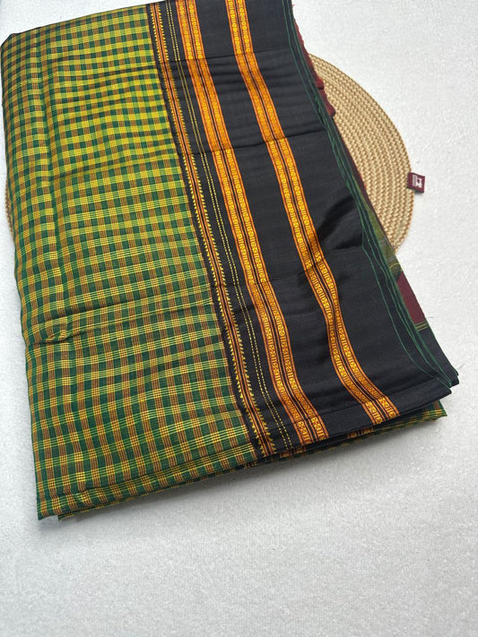 Material - viscos by cotton
Border - gayitri border
Saree Name -ilkal Gayatri micro checks saree
Pallu -cotton pallu
Blouse -running
Handloom -yes
Saree length- 7.2
