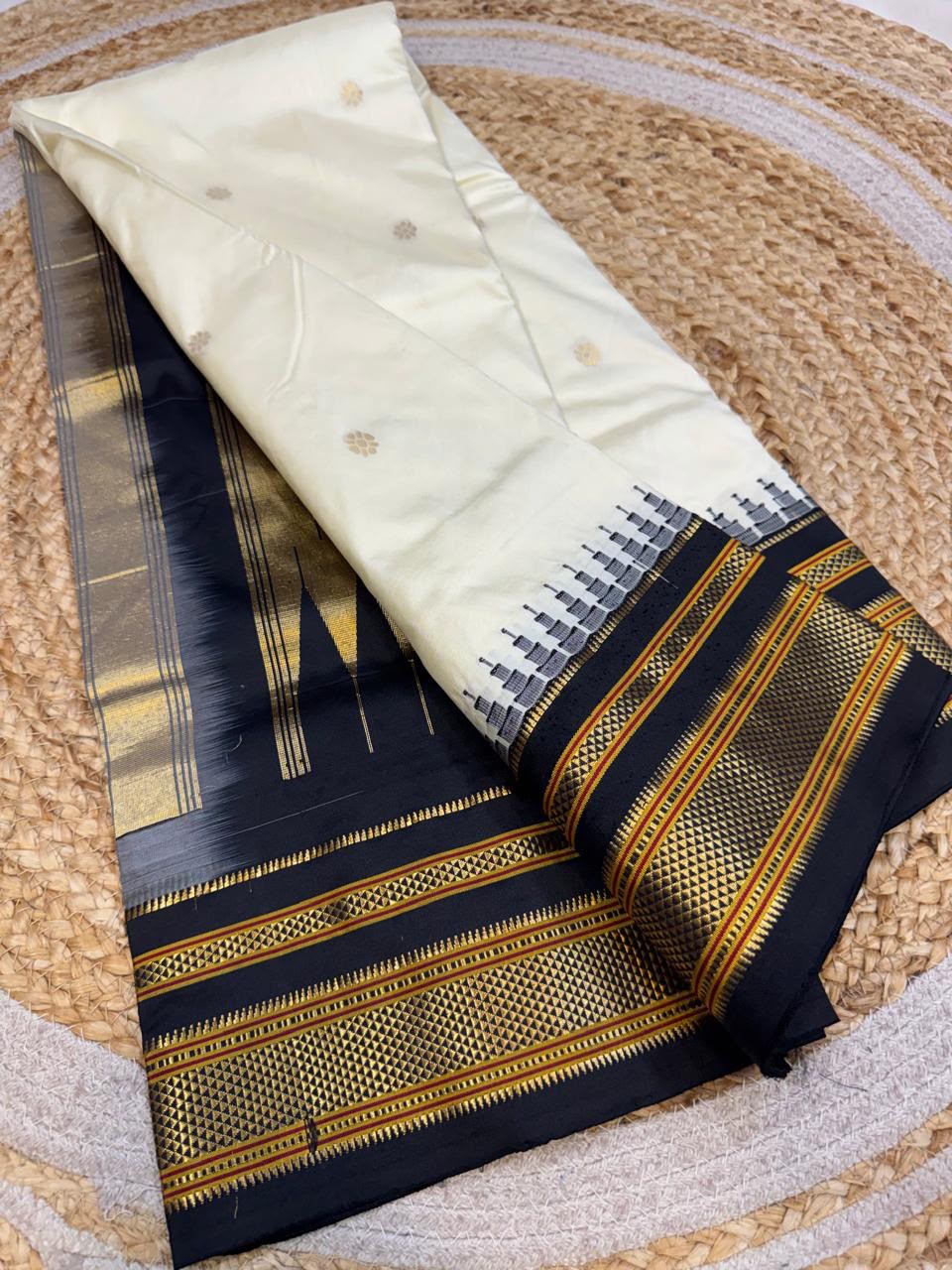 *All New Colours* 

*Exclusive silk ilkal saree*
*Pure silk korvai temple border* with *body butta* design superior quality ilkal saree & contrast blouse 
6.10mtrs length 
Full body pure silk 
Border, pallu & blouse semi silk
