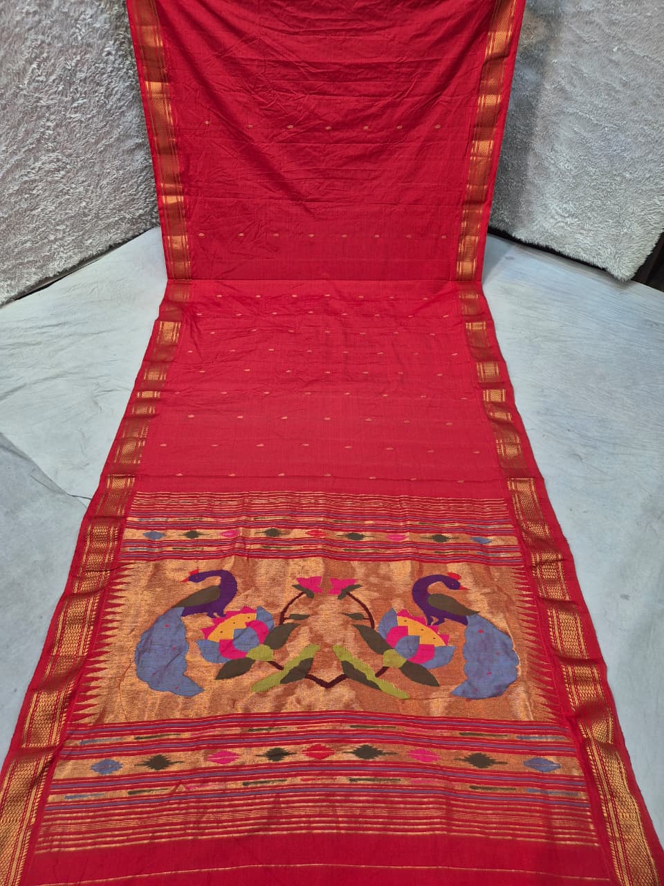 Yeola cotton paithani*
Pure cotton 
Handloom saree
Traditional Narali border 
Running blouse 
Shoulder butta 