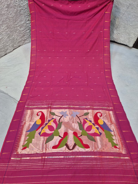 Ek muniya 
cotton handwoven
 paithanis
