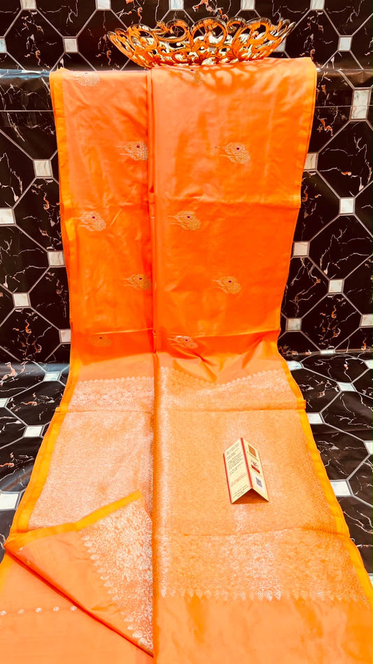 EXCLUSIVE HANDLOOM PURE KATAN SILK
• Fancy Katan, Double Warp
• All-over Meenakari Poth Boota
• Piping Kanji Border with Antique Zari
• Rich Pallu & Heavy Blouse
• Silk Mark Certified
• Smooth & Soft