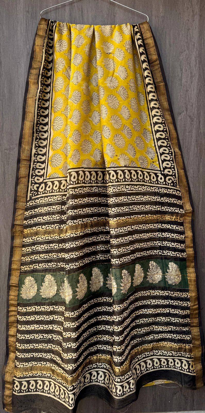 Kapadia | Block printed Maheshwari Silk Saree