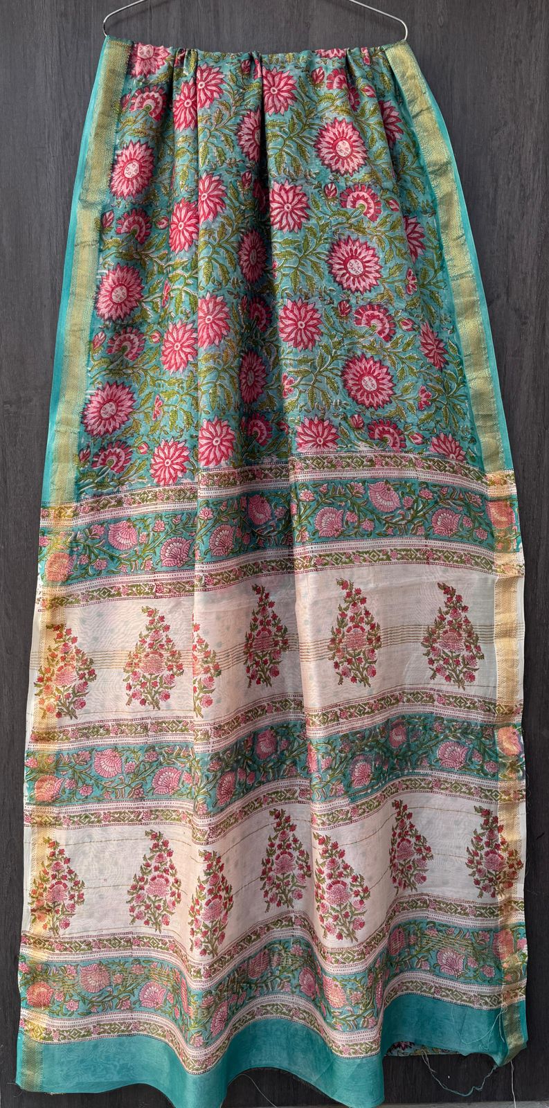 Shaw | Block printed Maheshwari Silk Saree