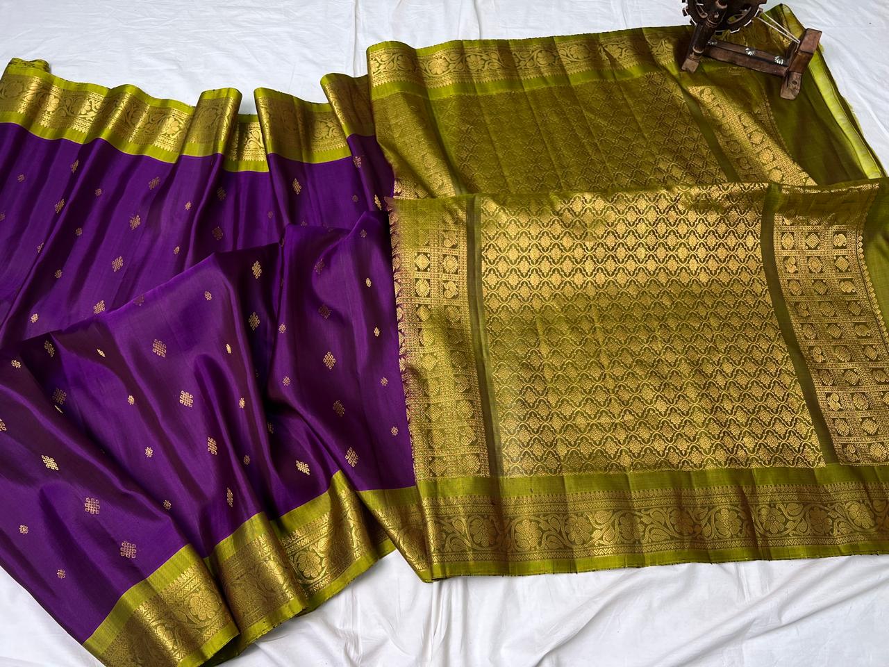 Hanni | Gadwal Sarees in pure Silk