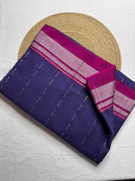 Cotton saree Chikki paras
Material - cotton by cotton 
Border - Chikki  border 
Saree Name - Ilkal cotton Chikki  sarees
Pallu - silk pallu 
Blouse -running
Handloom -yes
Saree length- 6.2
