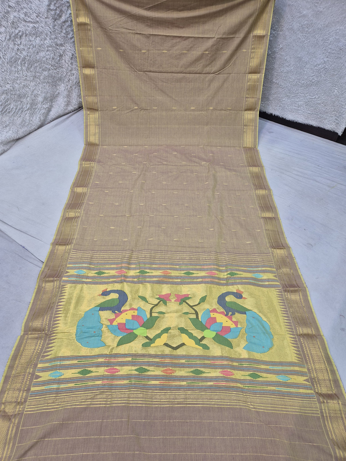 Yeola cotton paithani*
Pure cotton 
Handloom saree
Traditional Narali border 
Running blouse 
Shoulder butta 