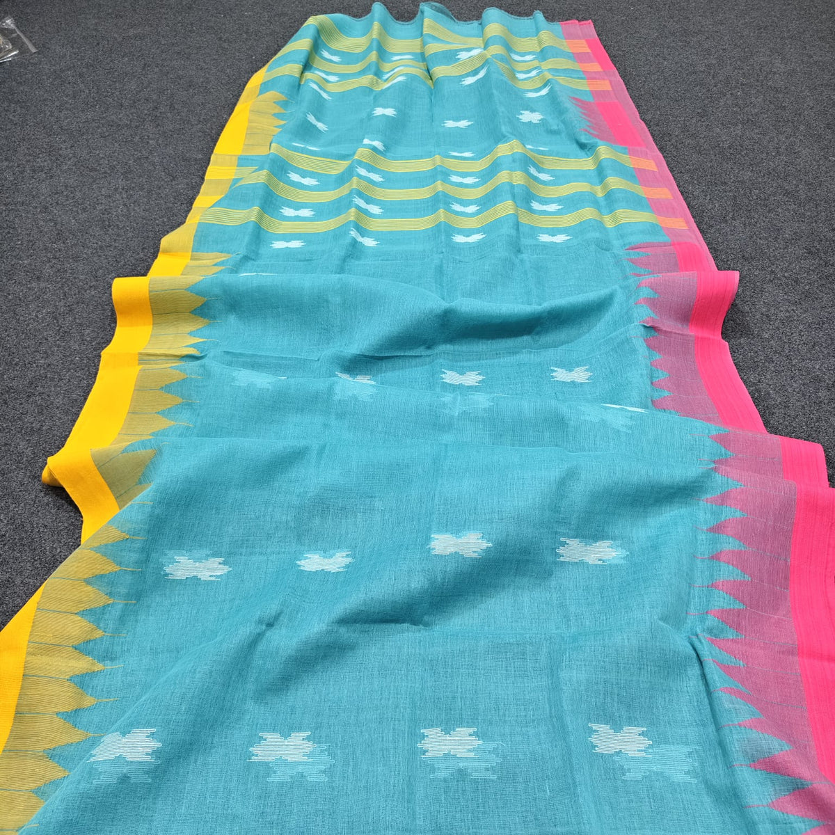 Handloom manipuri cotton saree
With bp