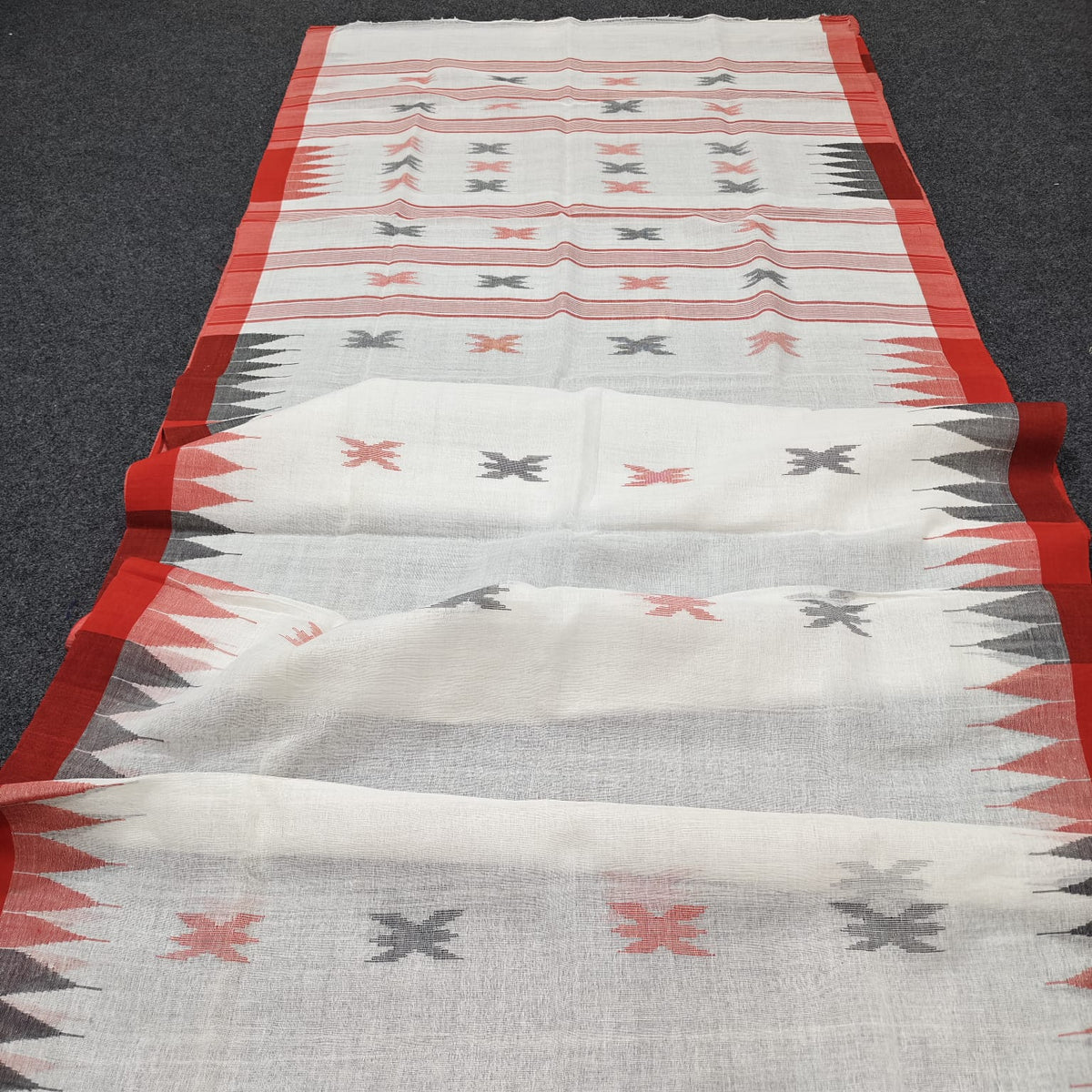 Authentic handloom
 monipuri cotton saree
With bp
