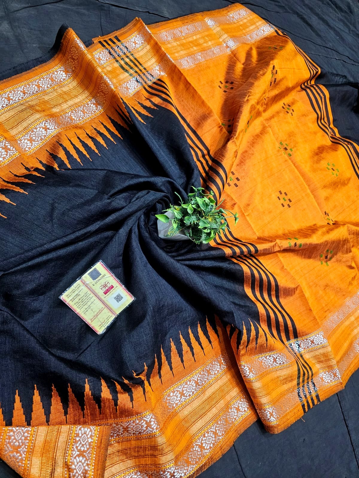 High demanding design 
*Pure Raw silk Handlloom ikkat and vidarbha (karvati kinar) temple border saree or ikkat pallu with contrast blouse*
silkmark certified
