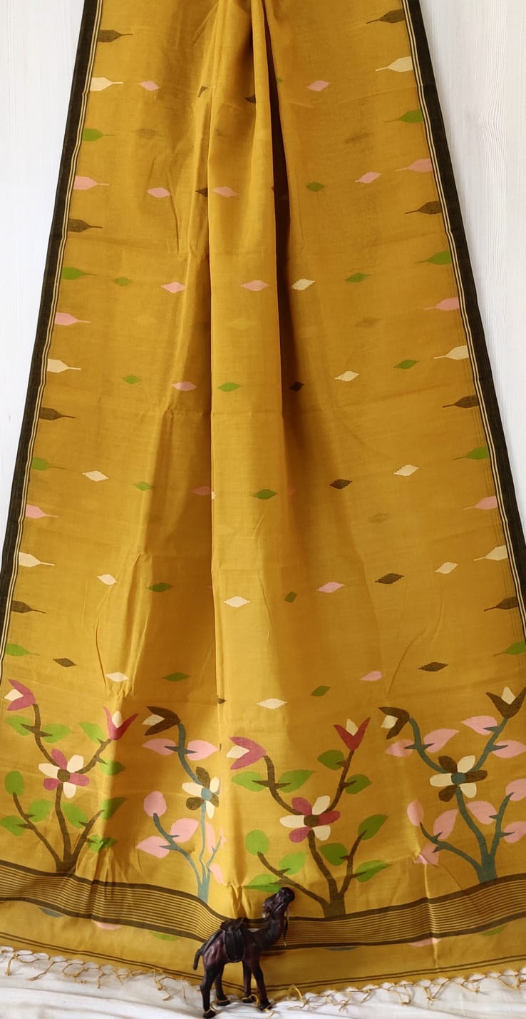 Very exclusive,Beautiful 100 Count pure 
Cotton by Cotton Hand Spoon jamdani 
with temple border with very 
elegant jamdani motif pallu
Without bp