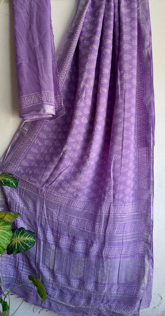 👌🏻Linen collection 👌🏻
.... *Hand* block printed linen saree with blouse.....
Size 6.5 with blouse
Natural dye n colour
 
Pure hand ( without screen print ) 