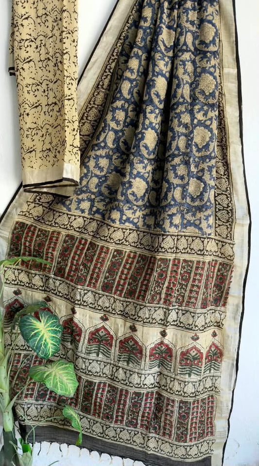 👌🏻Linen collection 👌🏻
.... *Hand* block printed linen saree with blouse.....
Size 6.5 with blouse
Natural dye n colour
 
Pure hand ( without screen print ) 