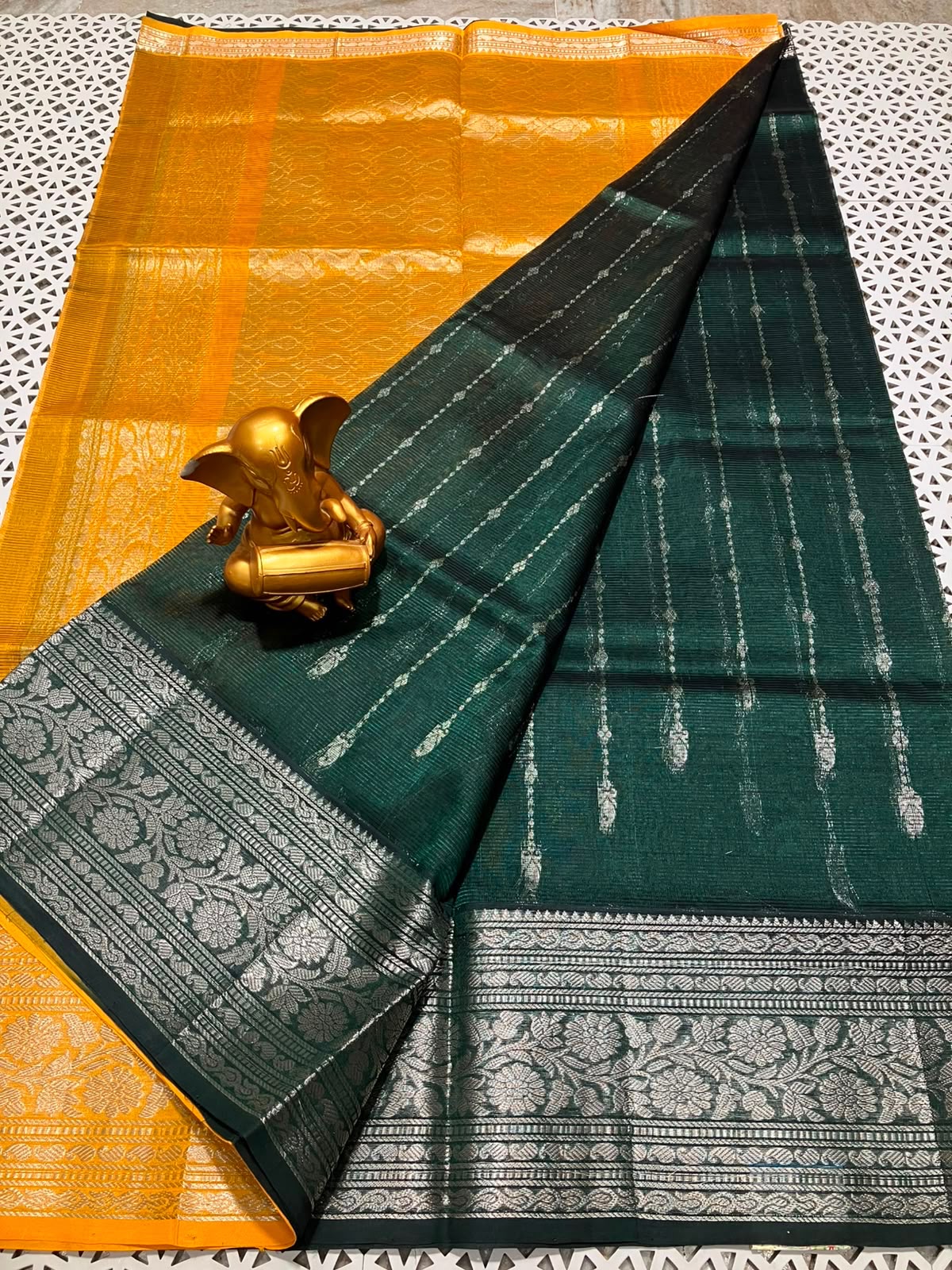 *Material*:Mangalagiri Pattu by cotton
*Model*:Kanchi border checks and butta Pattu sarees
Contrast pallu and blouses 
Running pallu and blouses 