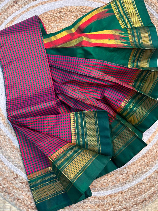 Material - pure silk 
Border - chikki paras
Saree Name -ilkal pure silk small checks with small temple border saree
Pallu -multi tope silk pallu
Blouse -contrast
Handloom -yes
Saree length- 6.2
