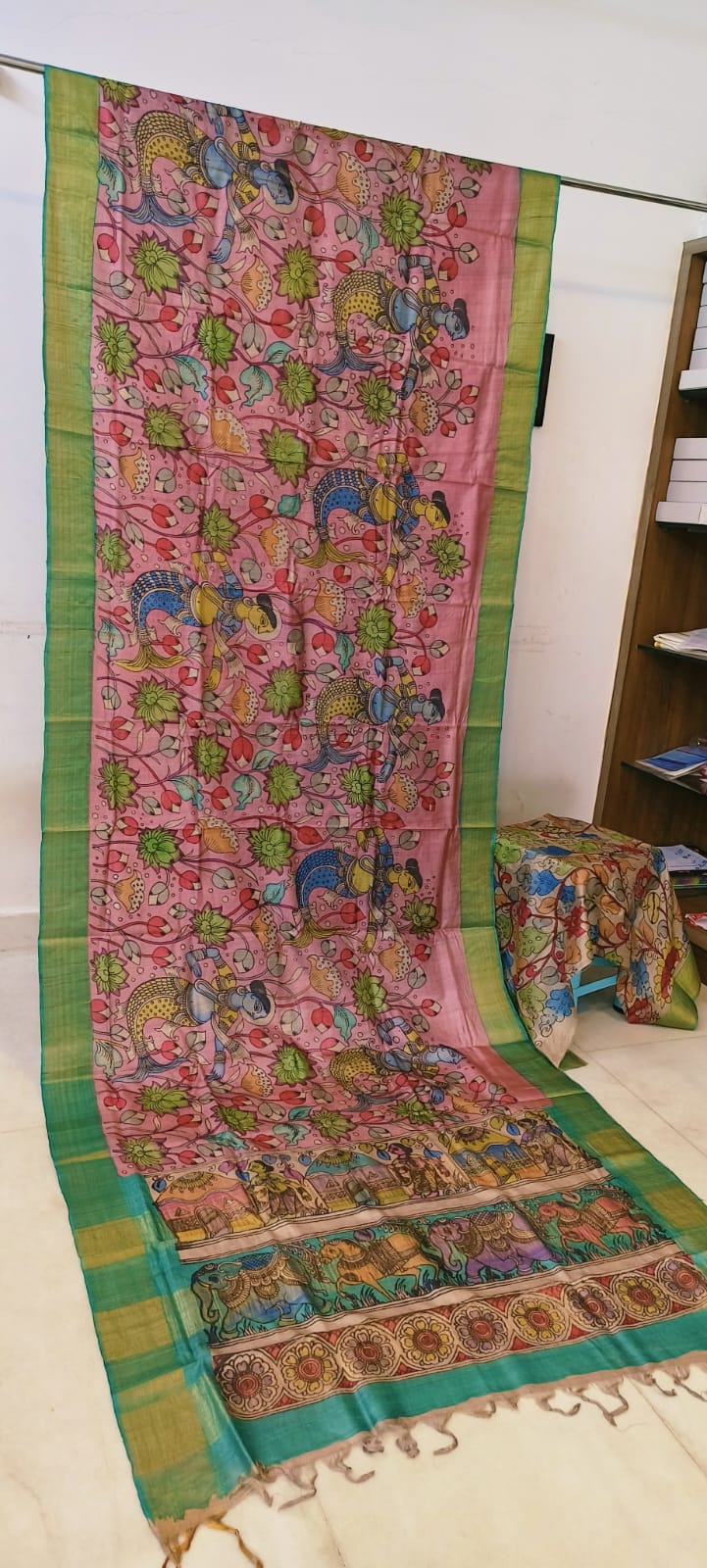 *Kalamkari on Tussar Silk*
*Pen kalamkari*
*Pure desi tusser silk and with hand painted sarees* 
*Length: 6.5 mtr*
*Width 45 inch*