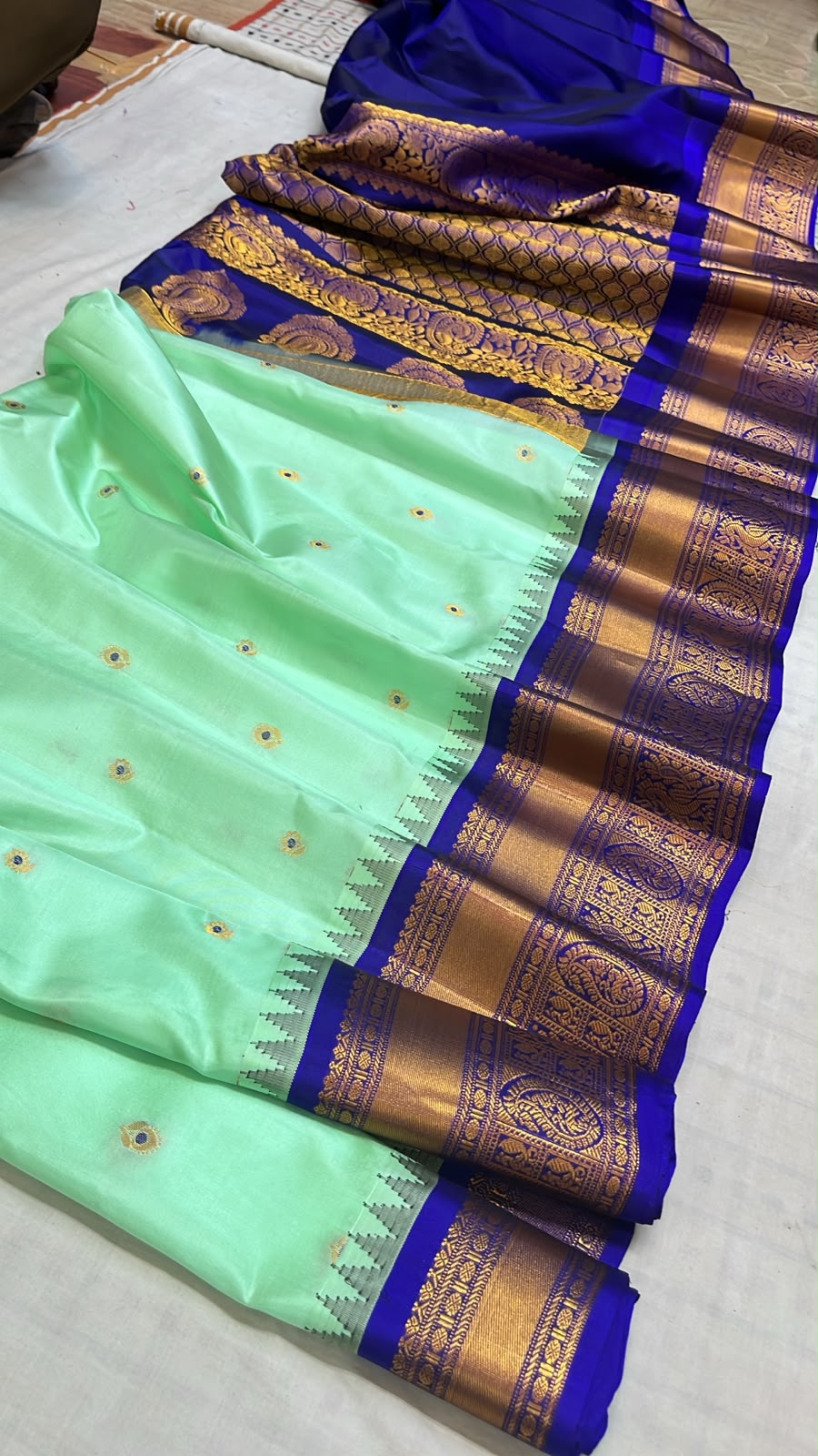 Authentic handwoven pure silk Gadwal