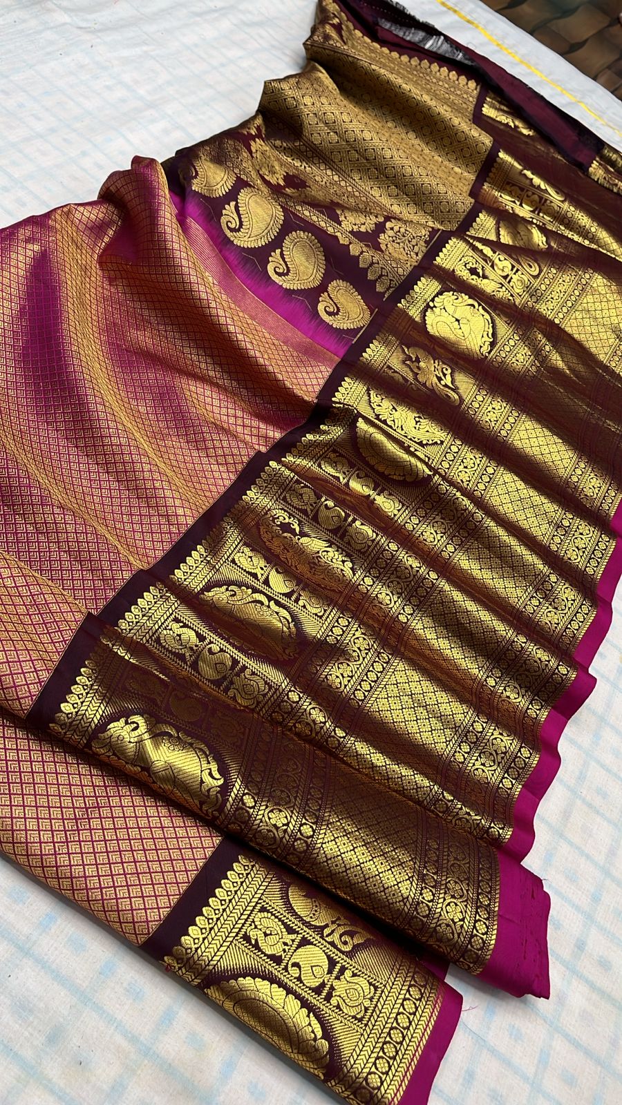 ✨✨Pure Gadwal Traditional
          Border Brocade 
          Pattu Sarees ✨✨