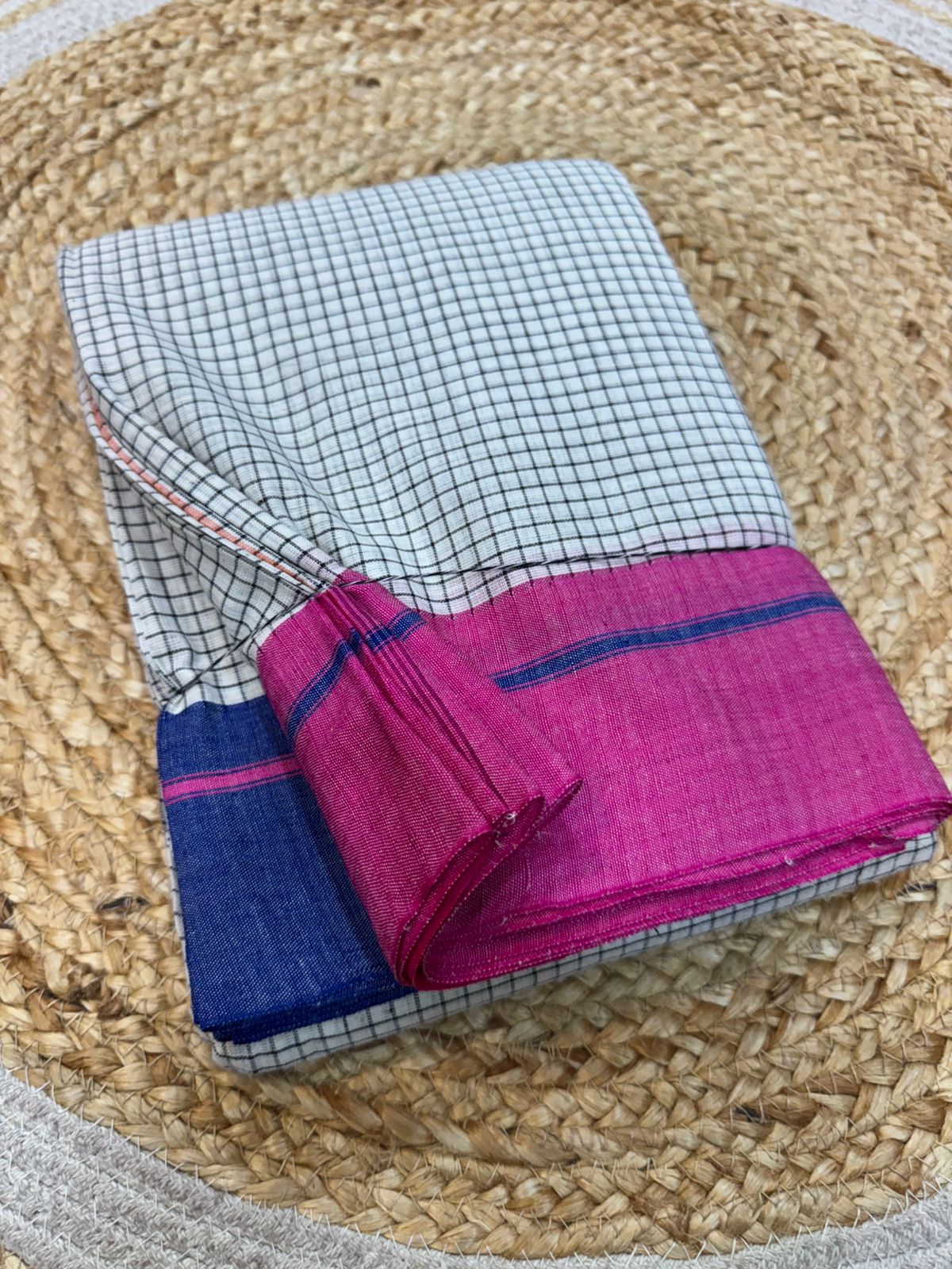*Patteda anchu with Handloom mark New Designs* 

Pure cotton handwoven *patteda aanchu* 
saree With Running Blouse same as body

