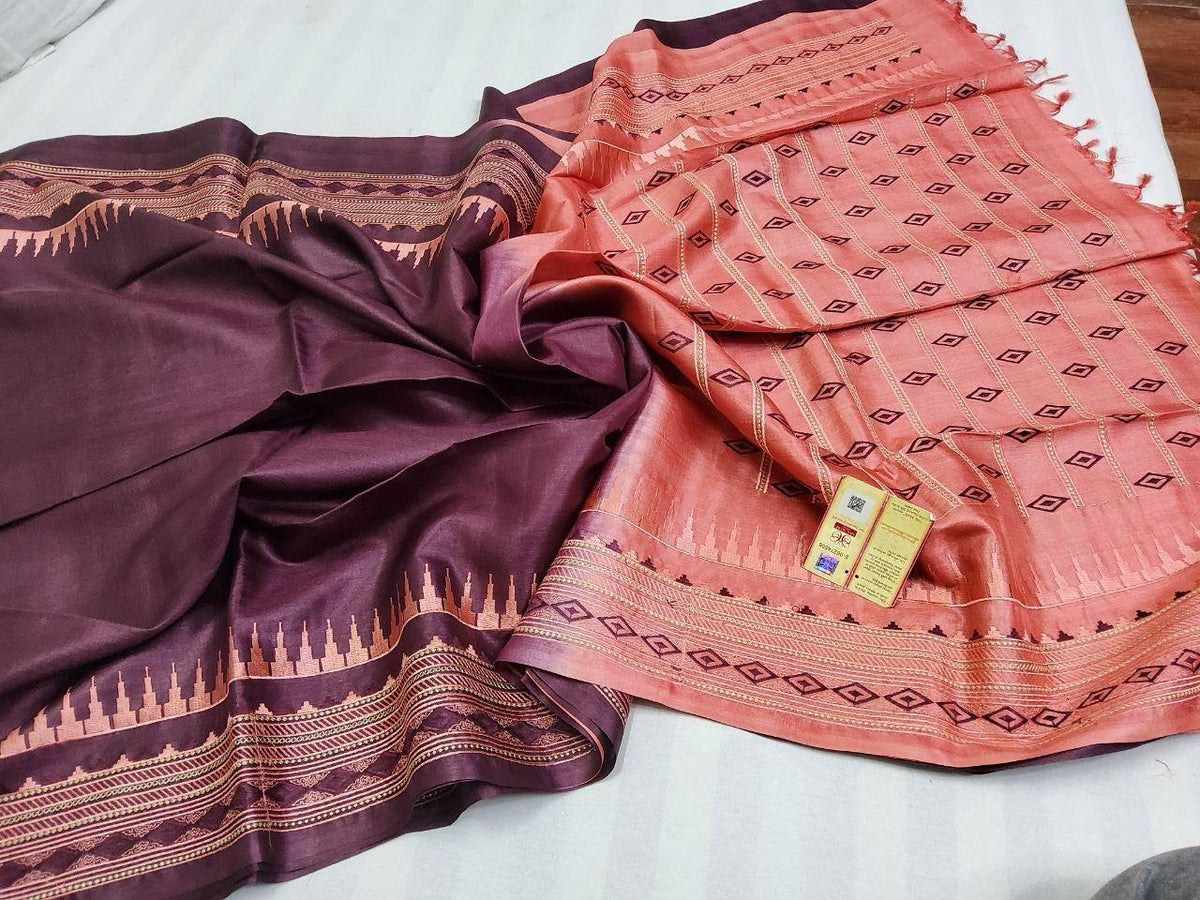 Pure tussar by  munga with beautiful temple embroidery design pallu and border silk handloom saree with blouse pc.
Available 
Best quality 
Silk mark tag 👈🏻