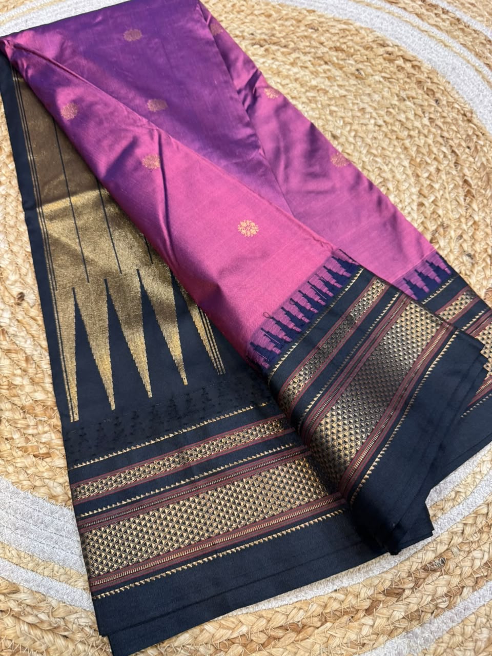 *All New Colours* 

*Exclusive silk ilkal saree*
*Pure silk korvai temple border* with *body butta* design superior quality ilkal saree & contrast blouse 
6.10mtrs length 
Full body pure silk 
Border, pallu & blouse semi silk 