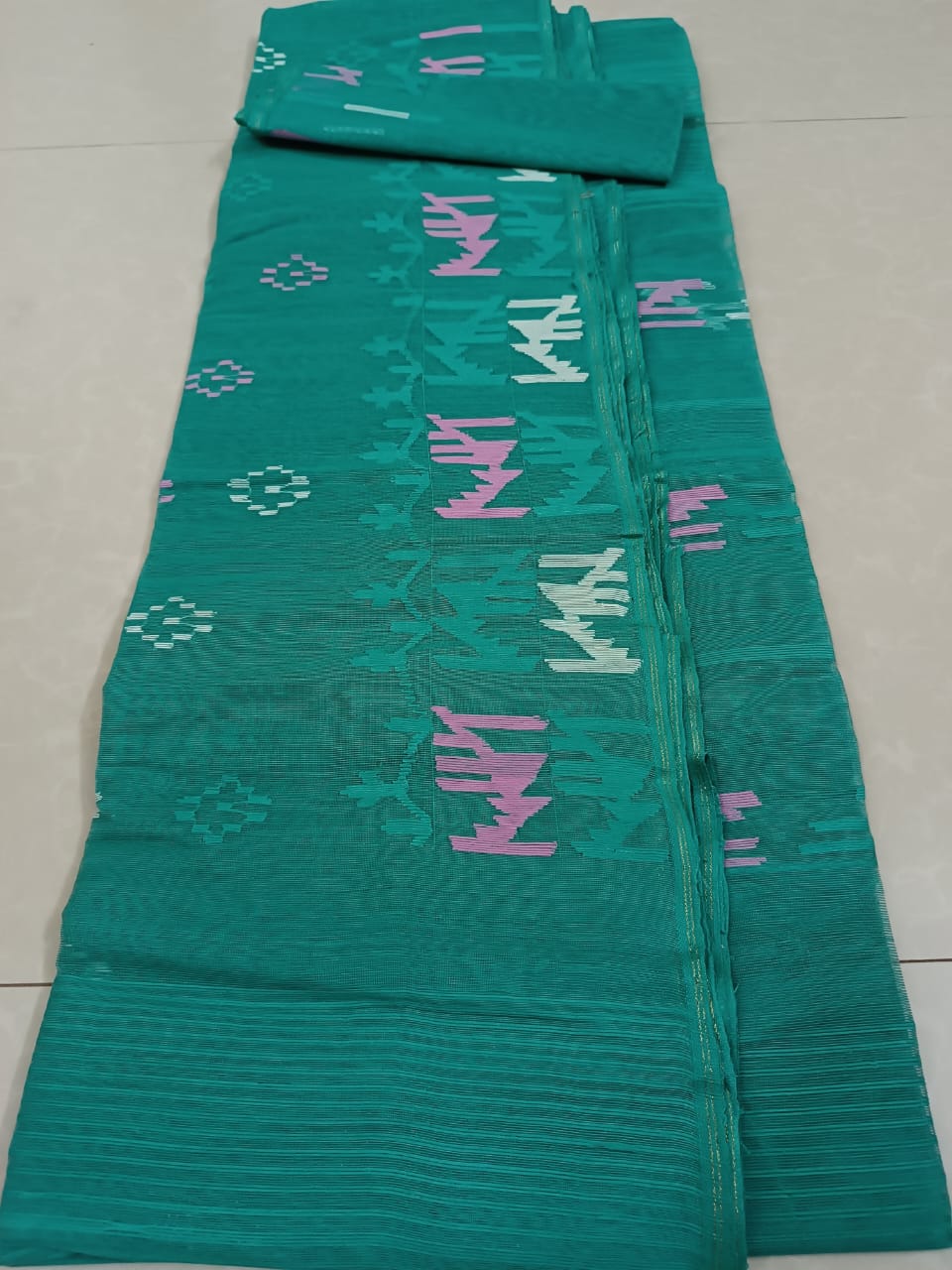 Authentic bangladesi 
half silk jamdani
With bp