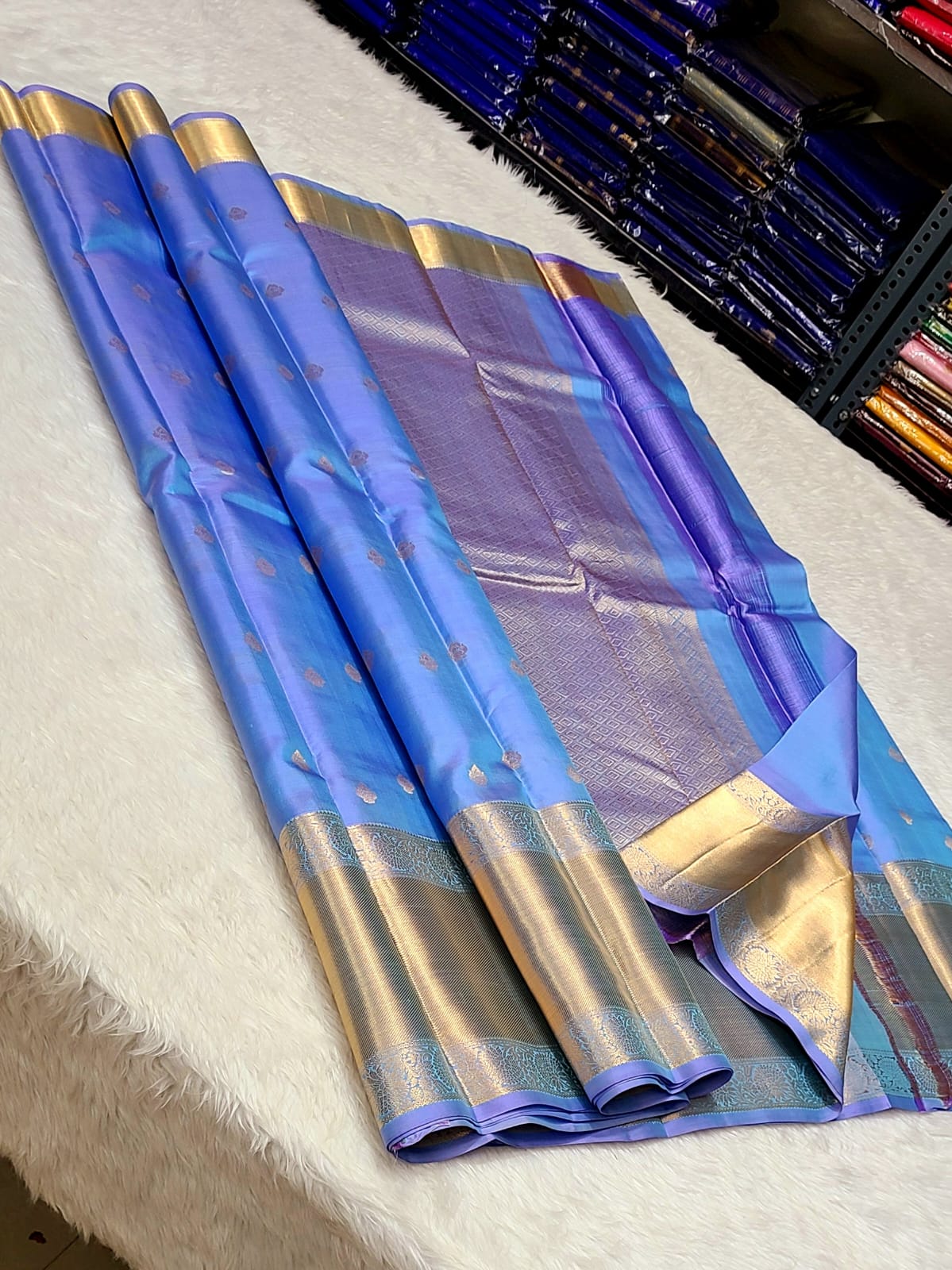 *100% PURE  Pure Silk KanjeevaramPURAM HANDWOVEN VERY PREMIUM QUALITY 1G SELF PATTERN SILK SAREES*

*1 GRAM GOLD PURE ZARI WEAVING*
*SILK MARK CERTIFICATE ATTACHED*

GOLD ZARI WEAVING PAKKKA HANDLOOM

EXCLUSIVE COLLECTION SUNDAY OFFER
