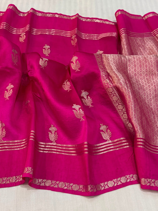 Exclusive Pure Katan Silk Handloom Saree
All-Over Alfi Boota | Kaduwa Border | Pista Zari Work
Rich Pallu | Running Blouse | Silk Mark Certified
Lightweight, Smooth & Soft