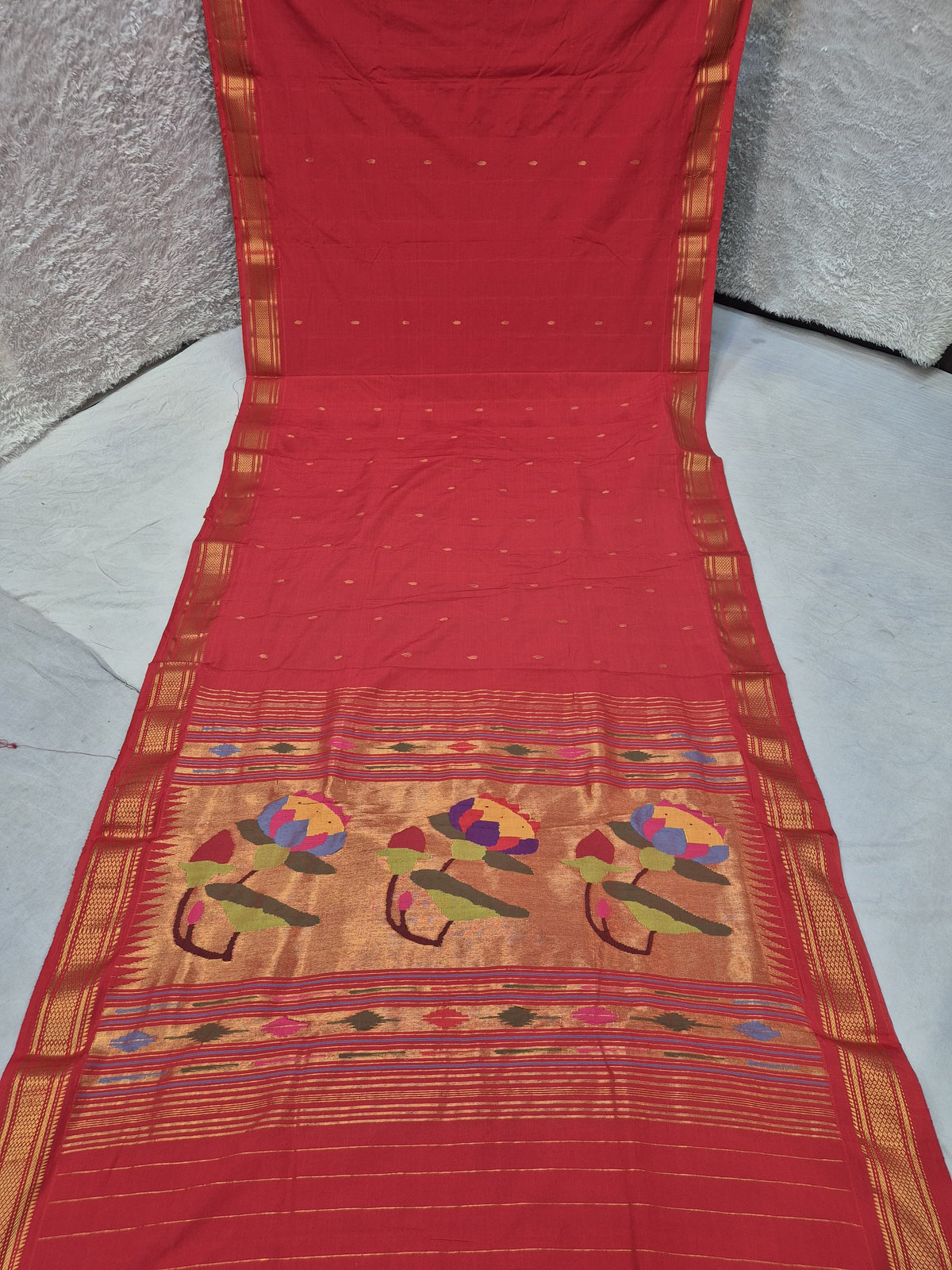 Yeola cotton paithani*
Pure cotton 
Handloom saree
Traditional Narali border 
Running blouse 
Shoulder butta 