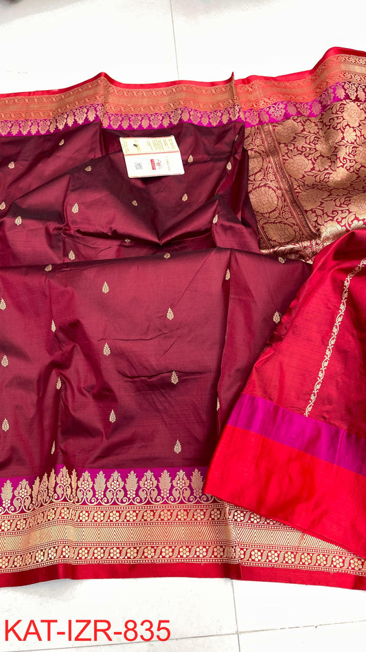 Pure Handloom banarasi KATAN **Checks +Meenakari* SAREE
                *KATAN Checks + Meenakari*
Silk Sarees with antique Jari 
*Rich Pallu
*  Blouse with Border
* Smooth & Soft Fabric