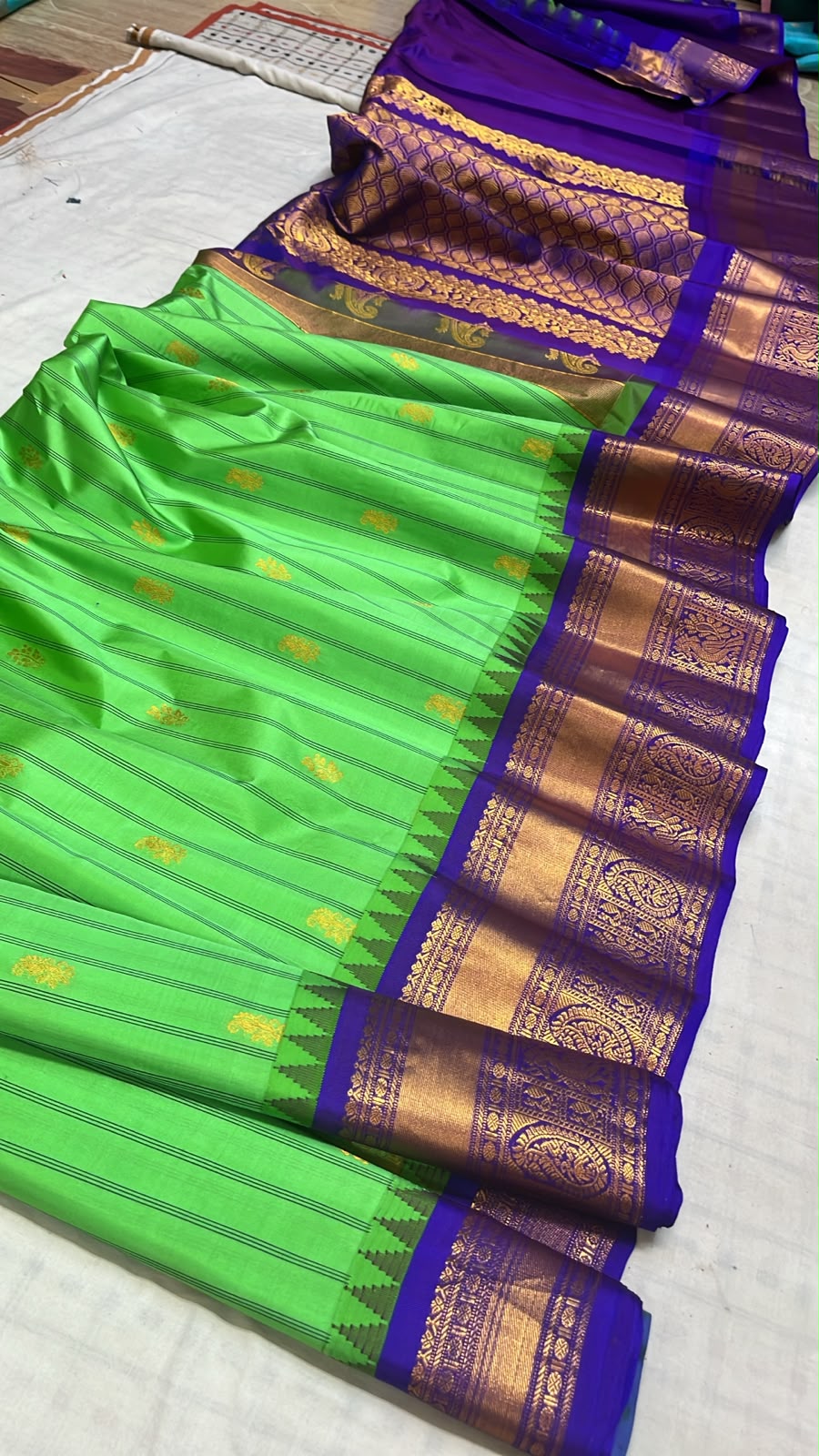 Authentic handwoven pure silk Gadwal