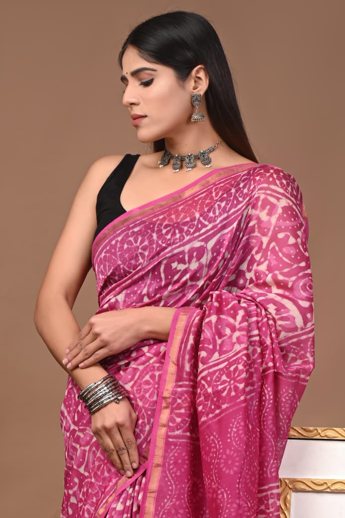 Chanderi silk sarees traditional collection
Hand block printed chanderi silk Sarees with blouse
Natural dye n color
Super quality:,fine fabric:,
Size- 6.5 