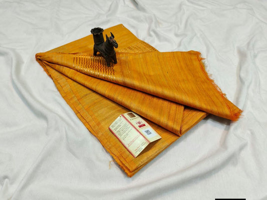 Pure tussar ghicha silk handloom saree with blouse pc.
Silk mark tag 
