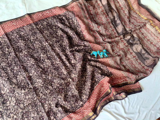 Summer special collection
Vanaspati ajark print

🥻🥻🥻🥻🥻🥻
 Kota saree new collection of Bagru print 
New collection Saree Kota Doriya .
Hand made 
Block print , Dabu print , Bagru print , vaspati print, ajark prijt
Saree length 5.5 mtr
Blouse.  80cm
Hand block printed
