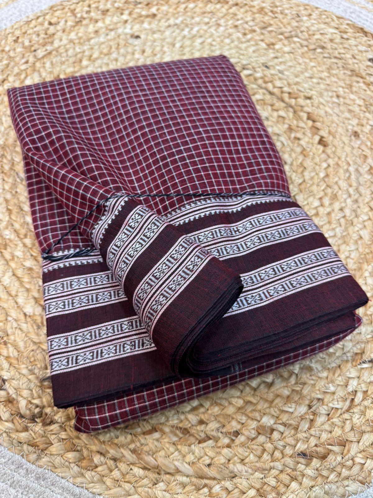 
Pure cotton handwoven *Goomi border & Gaadi border* saree With Running Blouse same as body 
With handloom tag . 