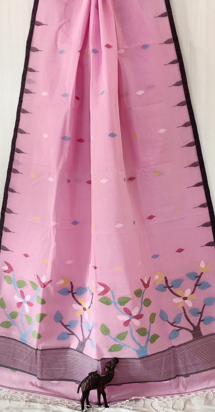 Very exclusive,Beautiful 100 Count pure 
Cotton by Cotton Hand Spoon jamdani 
with temple border with very 
elegant jamdani motif pallu
Without bp