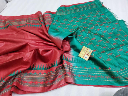 Pure tussar by  munga with beautiful temple embroidery design pallu and border silk handloom saree with blouse pc.
Available 
Best quality 
Silk mark tag 👈🏻